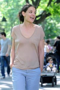 Katie Holmes Films  Mania Days  in Washington Square Park (May 21, 2013) 