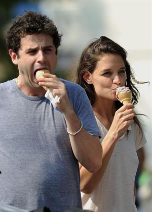 Katie Holmes Pictures Katie Holmes Films  Mania Days  in Washington Square Park (May 21, 2013)