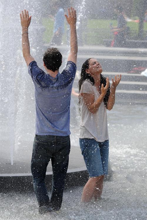 Katie Holmes Pictures Katie Holmes Films Mania Days in Washington Square Park (May 21, 2013)
