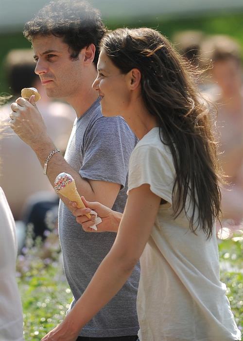 Katie Holmes Films  Mania Days  in Washington Square Park (May 21, 2013) 
