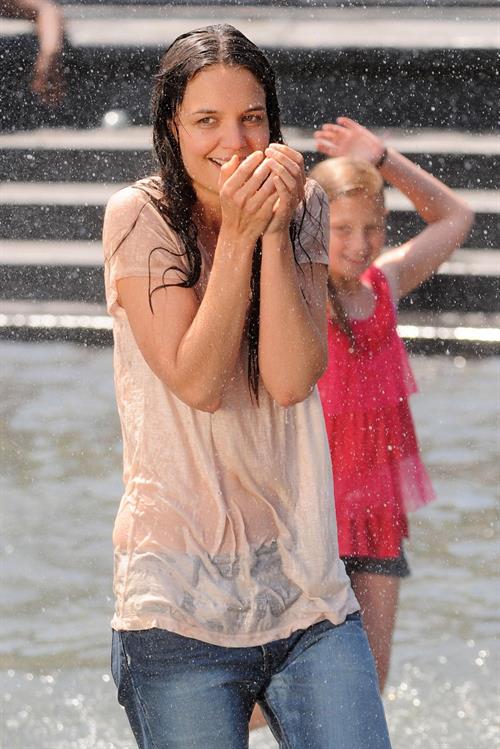 Katie Holmes Pictures Katie Holmes Films Mania Days in Washington Square Park (May 21, 2013)