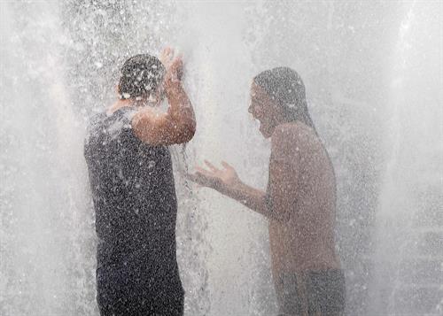 Katie Holmes Films  Mania Days  in Washington Square Park (May 21, 2013) 