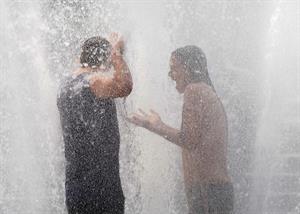 Katie Holmes Pictures Katie Holmes Films  Mania Days  in Washington Square Park (May 21, 2013)