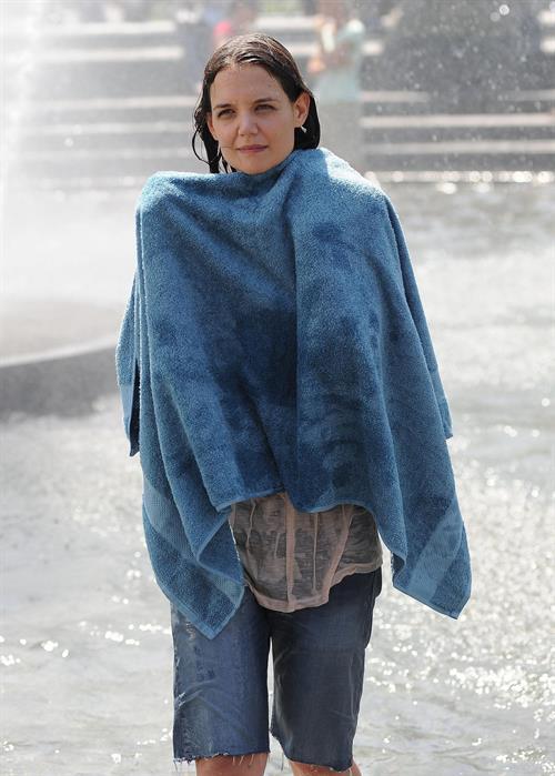 Katie Holmes Films  Mania Days  in Washington Square Park (May 21, 2013) 