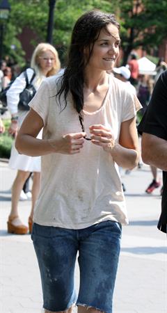 Katie Holmes Pictures Katie Holmes Films  Mania Days  in Washington Square Park (May 21, 2013)