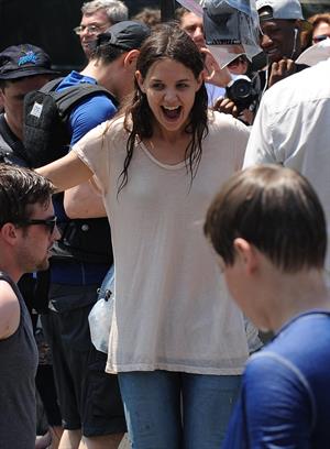 Katie Holmes Pictures Katie Holmes Films  Mania Days  in Washington Square Park (May 21, 2013)