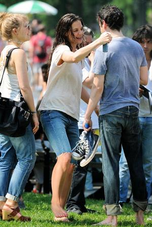 Katie Holmes Pictures Katie Holmes Films  Mania Days  in Washington Square Park (May 21, 2013)
