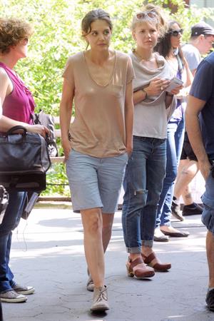 Katie Holmes Pictures Katie Holmes Films  Mania Days  in Washington Square Park (May 21, 2013)