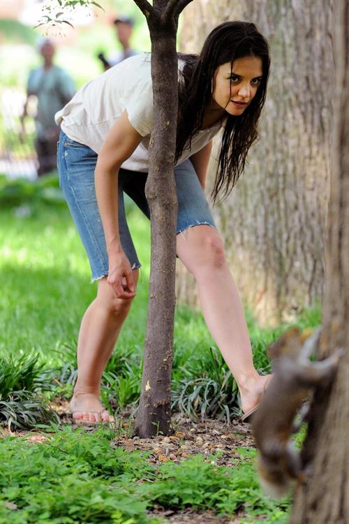 Katie Holmes Films  Mania Days  in Washington Square Park (May 21, 2013) 