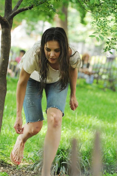 Katie Holmes Films  Mania Days  in Washington Square Park (May 21, 2013) 