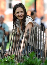 Katie Holmes Films  Mania Days  in Washington Square Park (May 21, 2013) 
