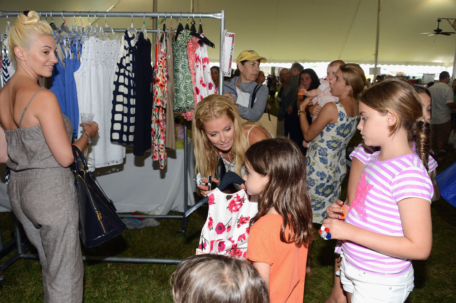 Kelly Ripa - OCRF's 15th annual Super Saturday -- Water Mill, Jul. 28, 2012