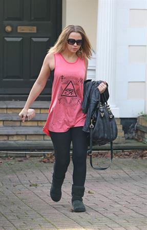 Kimberley Walsh Leaving her london home - October 9, 2012 
