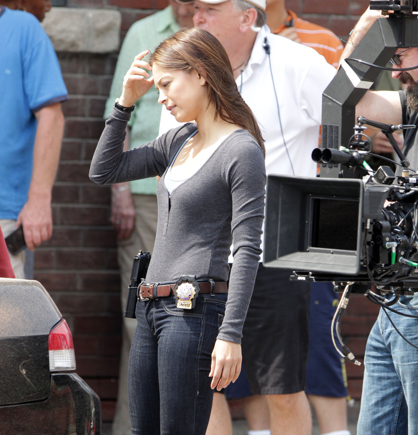 Kristin Kreuk - on the set of 'Beauty and the Beast' in Toronto August 16, 2012