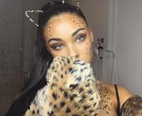 Madison Beer taking a selfie