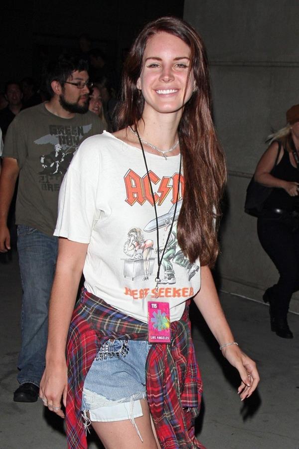 Lana Del Rey Goes to the Red Hot Chili Peppers Concert in LA (8-11-12)