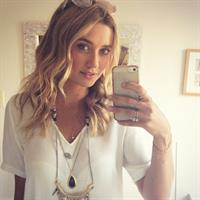 Caitlyn Paterson taking a selfie