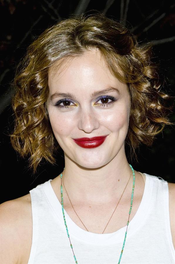 Leighton Meester Visits Billie Lee Live (November 13, 2012) 