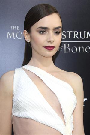 Lily Collins The Mortal Instruments City Of Bones Premiere LA 8/12/2013 