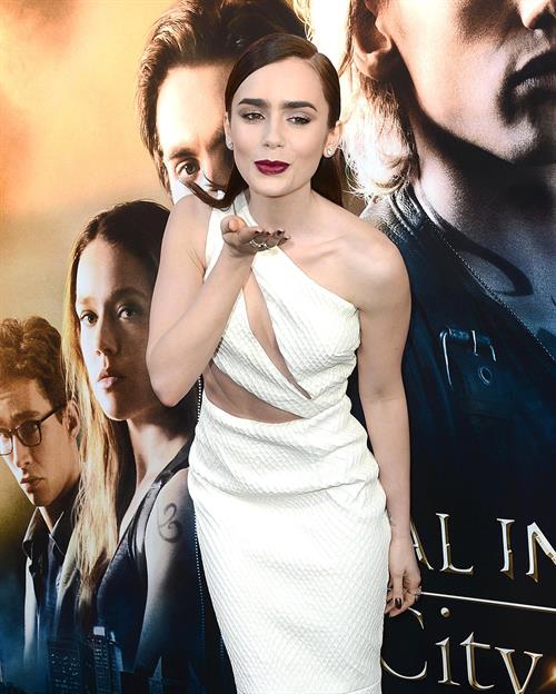 Lily Collins The Mortal Instruments City Of Bones Premiere LA 8/12/2013 