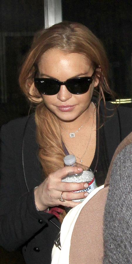 Lindsay Lohan - Los Angeles International Airport (10.04.2013) 