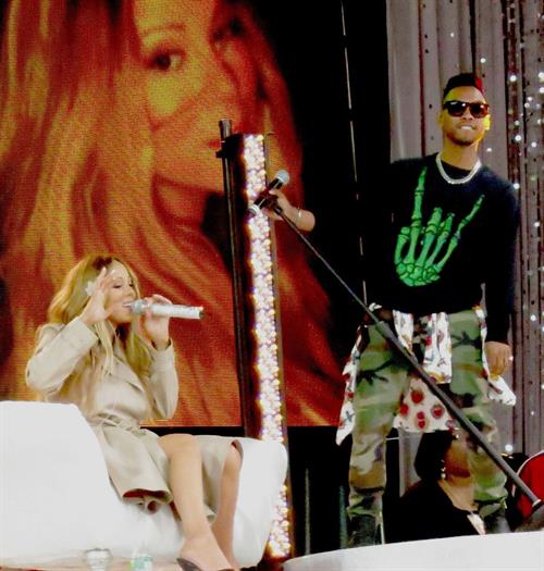Mariah Carey Pictures Mariah Carey Good Morning America Summer Concert Series Kick-Off (May 24, 2013)