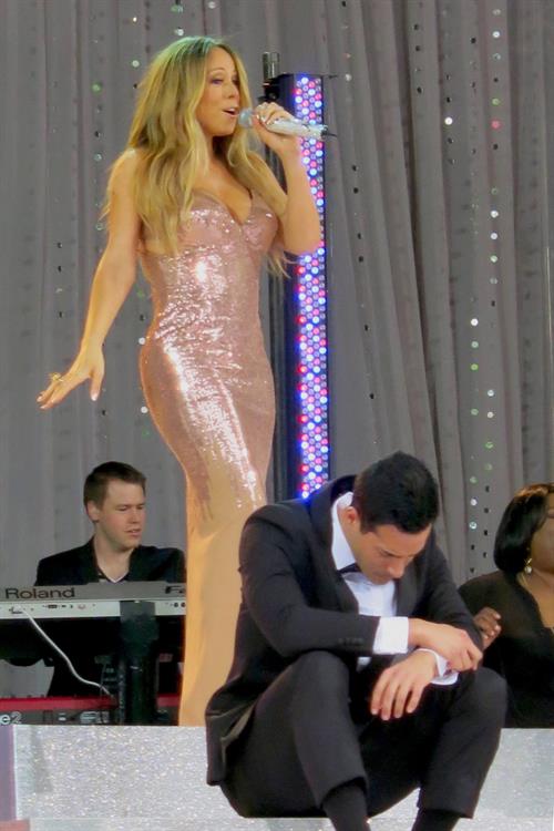 Mariah Carey Good Morning America Summer Concert Series Kick-Off (May 24, 2013) 