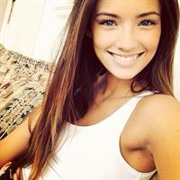 Lorena Rae taking a selfie