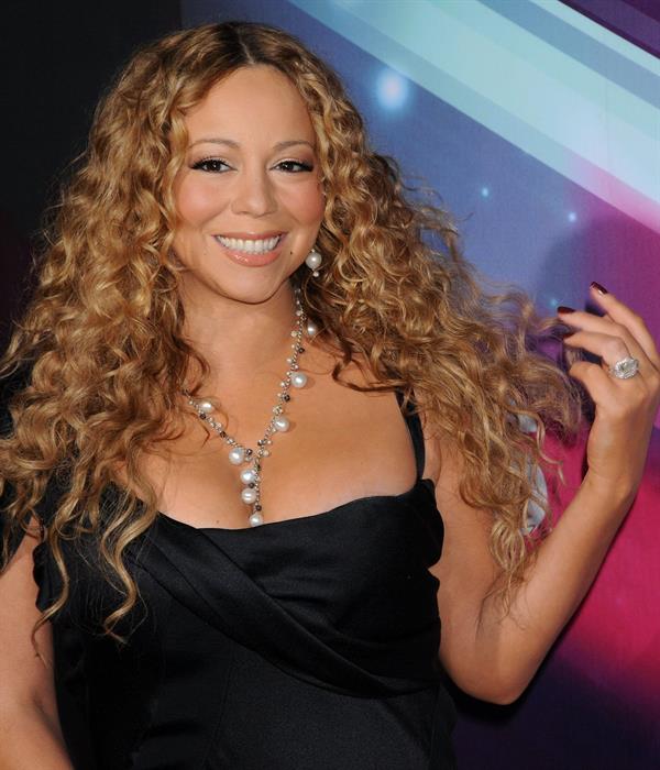 Mariah Carey Nickelodeon's TeenNick HALO Awards (November 17, 2012) 