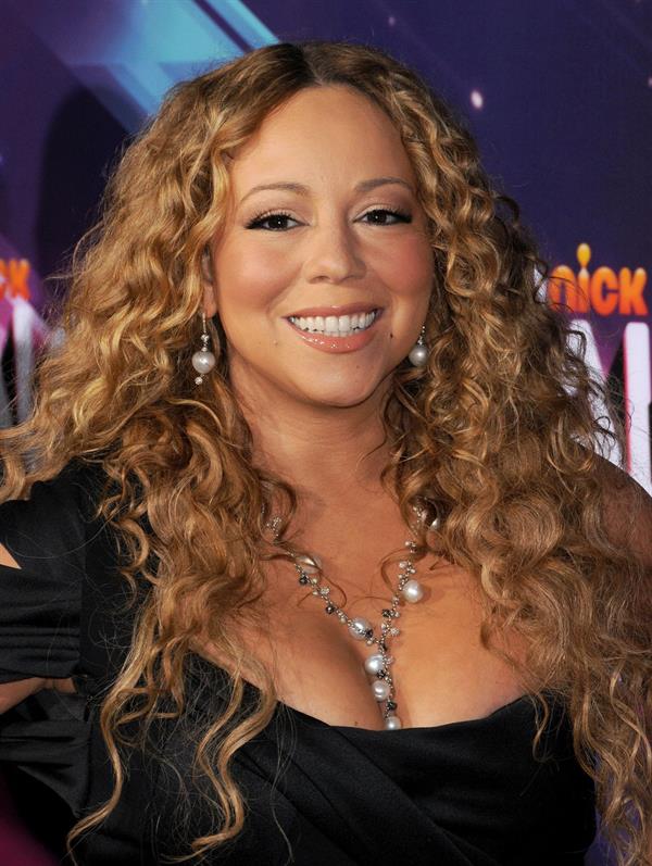 Mariah Carey Nickelodeon's TeenNick HALO Awards (November 17, 2012) 