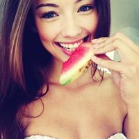 Lorena Rae taking a selfie