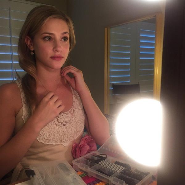 Lili Reinhart