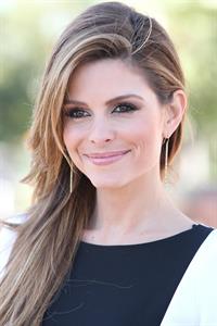 Maria Menounos – on  Extra  set 9/26/13  