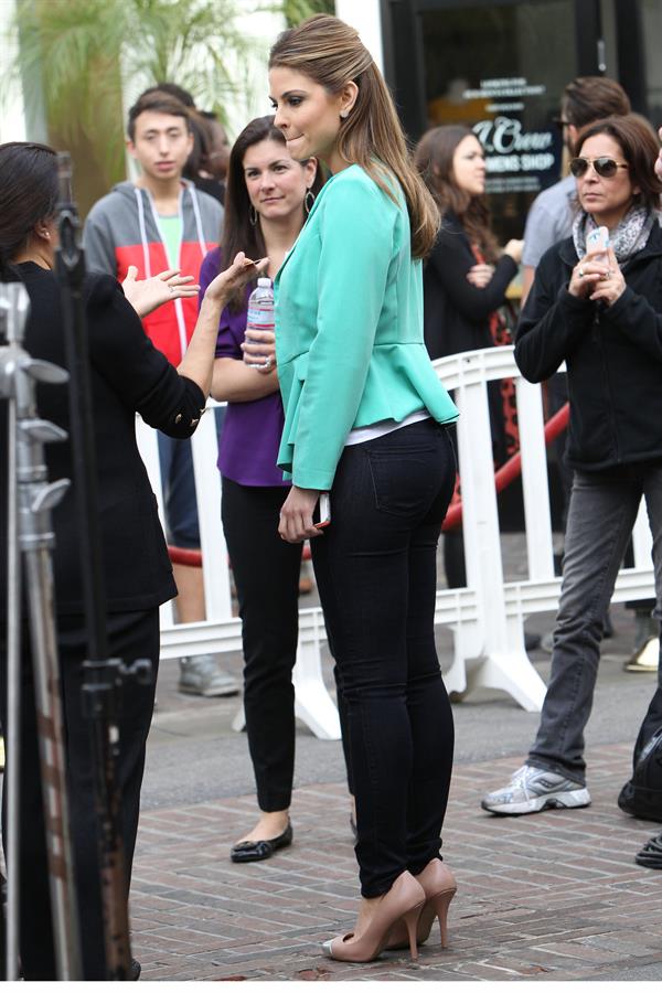 Maria Menounos on the set of Extra at The Grove in LA 1/9/13 
