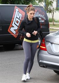 Maria Menounos at the gym in Los Angeles 11/16/12 