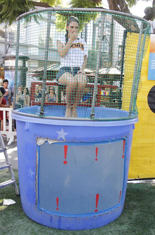 Maria Menounos - At The Grove for Extra Palooza in Los Angeles Sept 10, 2012