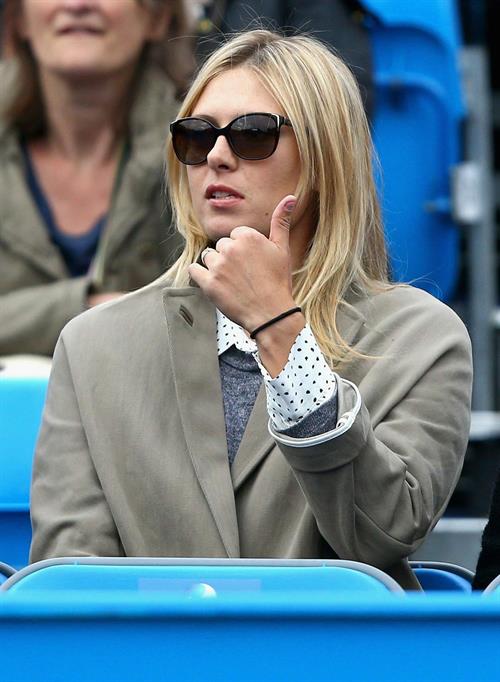 Maria Sharapova Watches her boyfriend on day one of the AEGON Championships at Queens Club in London - June 10, 2013 