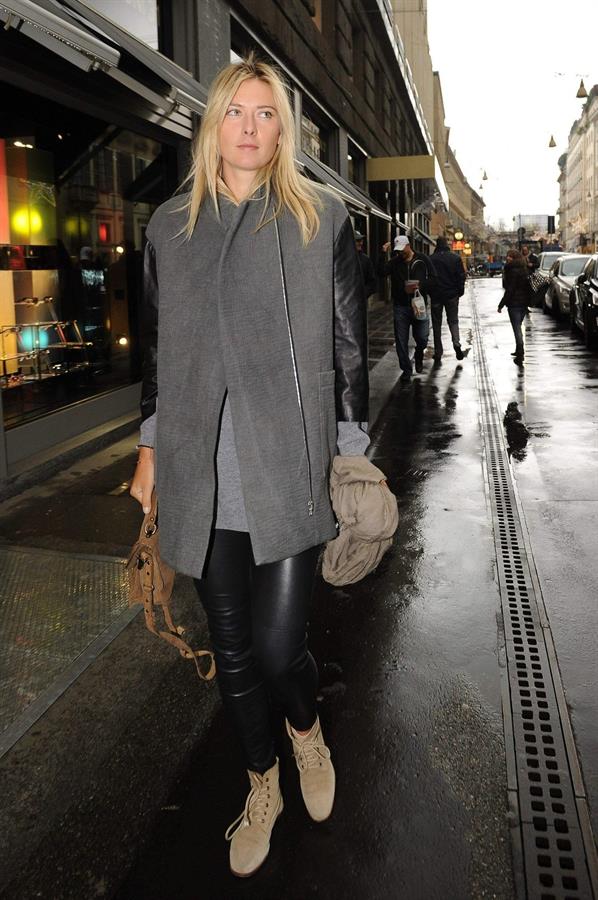 Maria Sharapova shopping at Armani Boutique December 2, 2012 