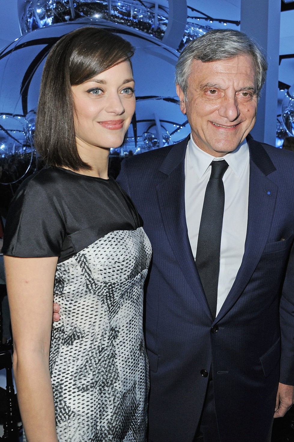 Marion Cotillard - Attends the Paris Fashion Week in Paris (01.03.2013) 
