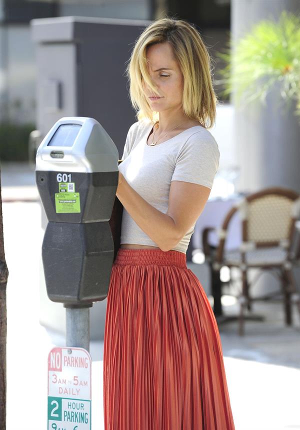 Mena Suvari - Out for lunch at Planet Raw in Santa Monica - August 21, 2012