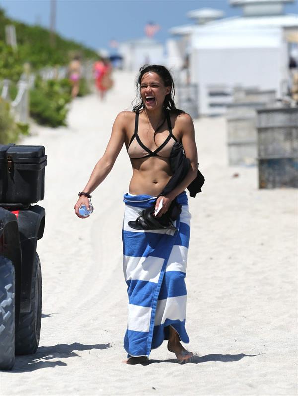 Michelle Rodriguez enjoying the sun at Miami Beach April 26-2013 