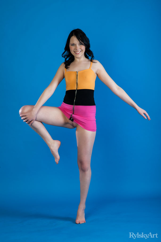 Yvonne in  Azurbla  for Rylsky Art 