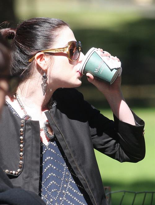 Michelle Trachtenberg on the Set of Gossip Girl in Central Park - September 24, 2012 