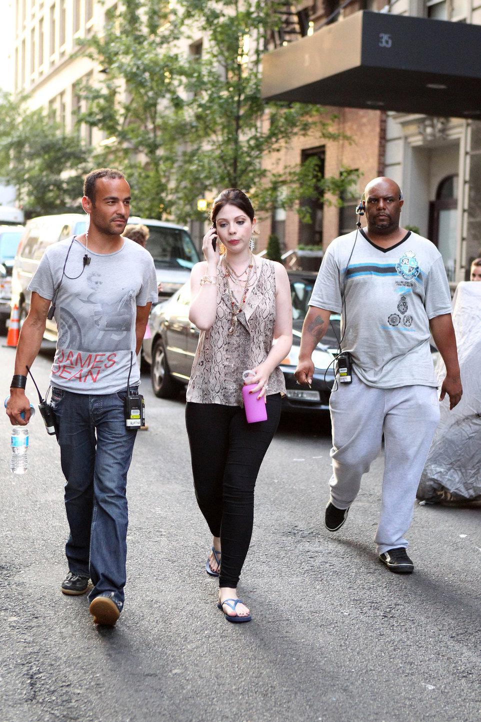 Michelle Trachtenberg Pictures Michelle Trachtenberg - On the set of Gossip Girl in New York City - August 10, 2012