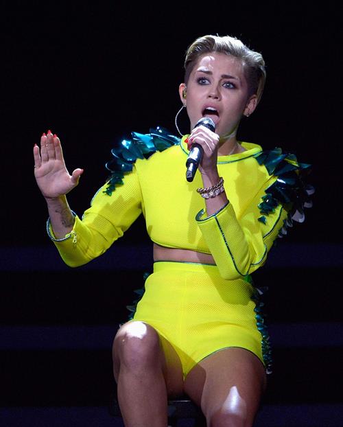 Miley Cyrus – 2013 Bambi Awards in Germany 11/14/13