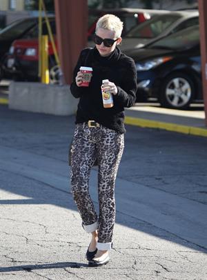 Miley Cyrus at Starbucks in Toluca Lake 12/22/12 