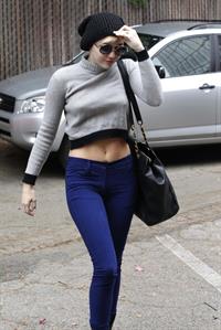 Miley Cyrus Arrives at an office building in Beverly Hills (November 15th, 2012) 