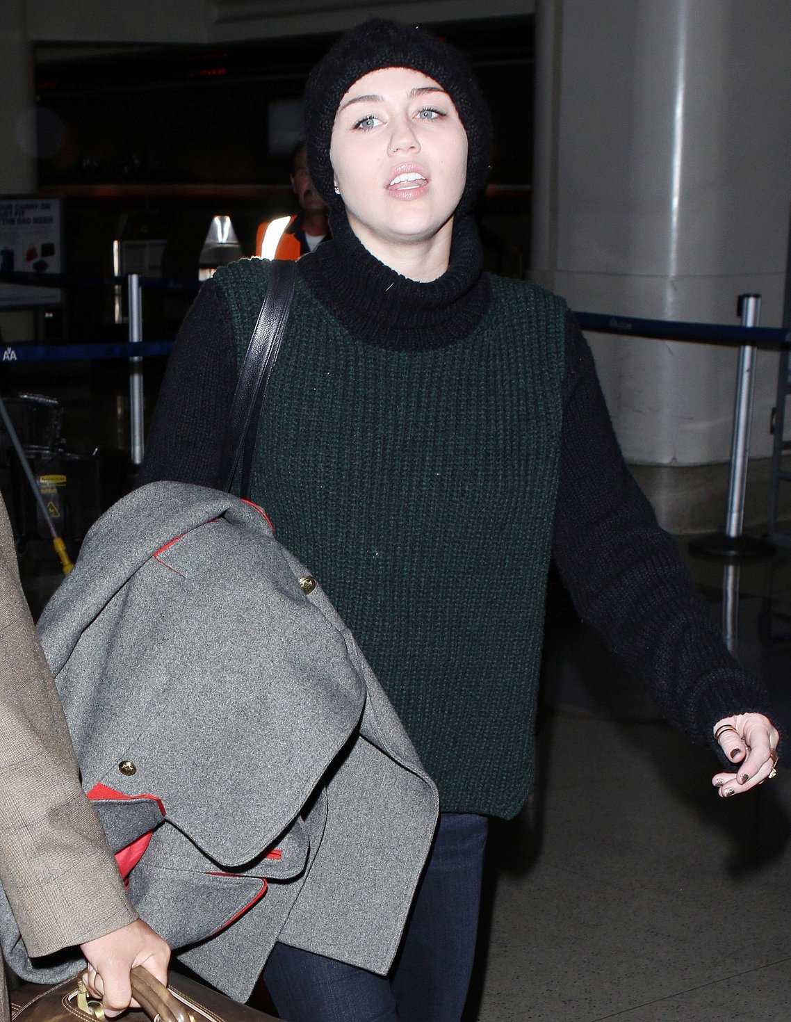 Miley Cyrus LAX airport 11/20/12 