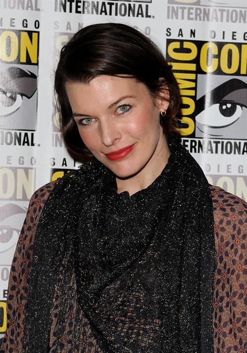 Milla Jovovich -  Resident Evil: Retribution  Press Room at Comic-Con 2012 in San Diego (July 13, 2012)
