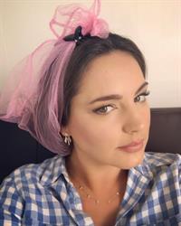 Kelly Brook taking a selfie